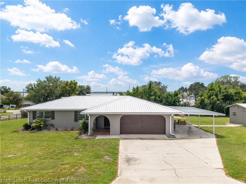 Property Photo: 4 Mia Casa Lane FL 33852