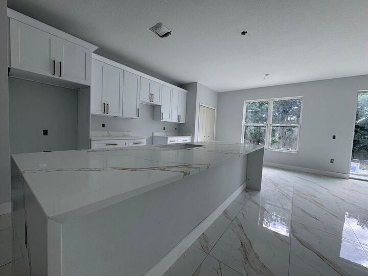 Property Photo: 27 N Calhoun Avenue FL 32751