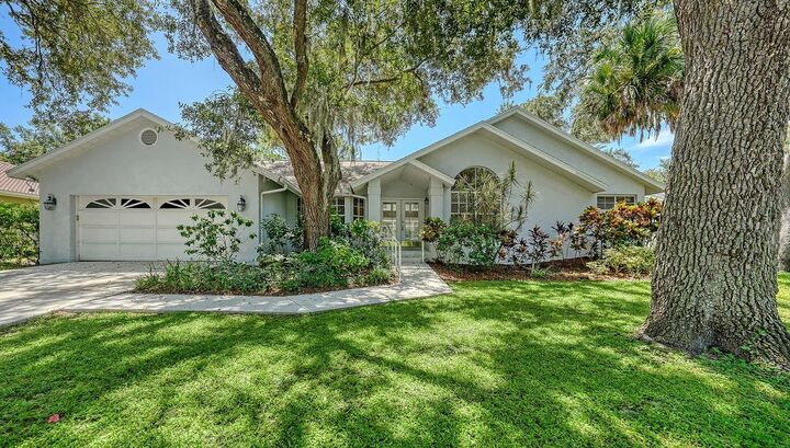 Property Photo: 4481 Oak View Drive FL 34232