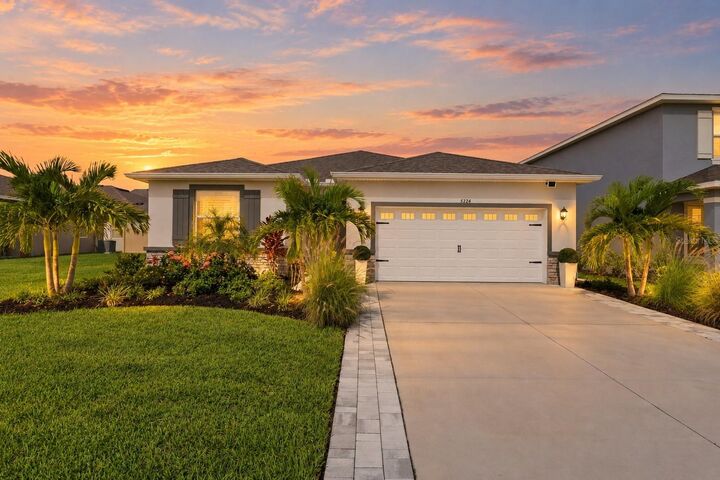 Property Photo: 5224 Adega Way FL 34211