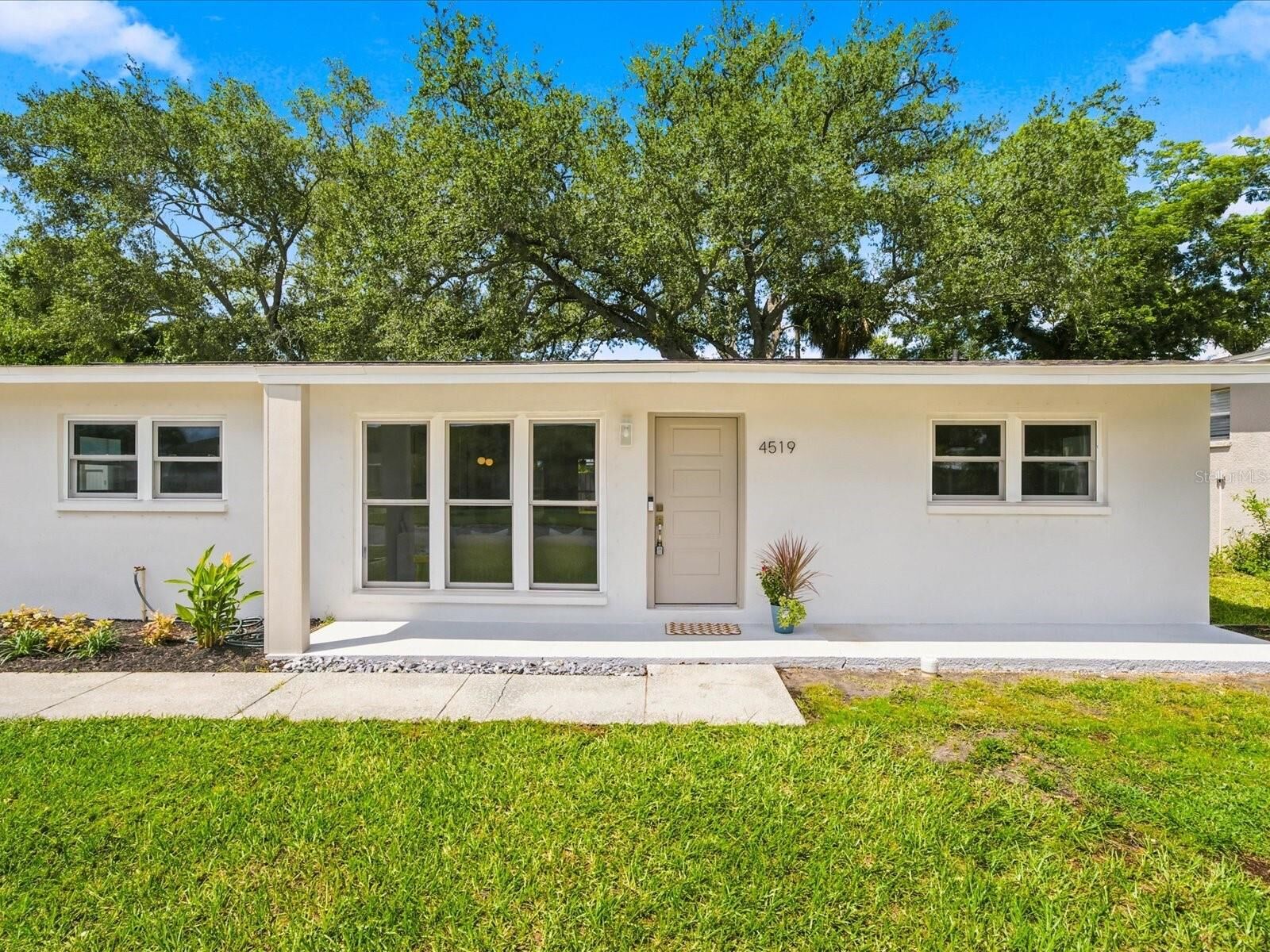 Property Photo:  4519 S Cooper Place  FL 33611 