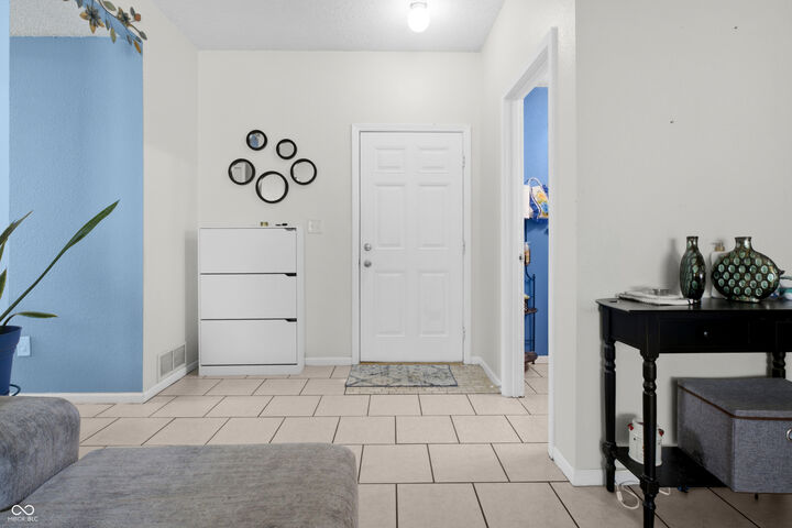 Property Photo: 3087 Rolling Knoll Lane IN 47201