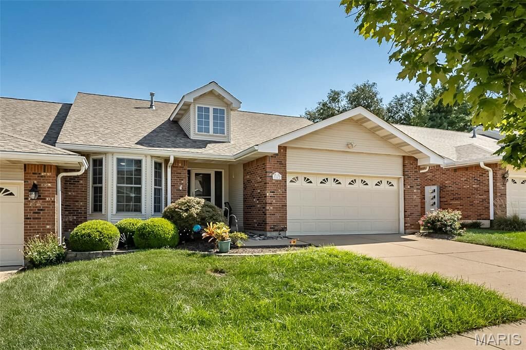 Property Photo:  842 Braefield Court  MO 63017 