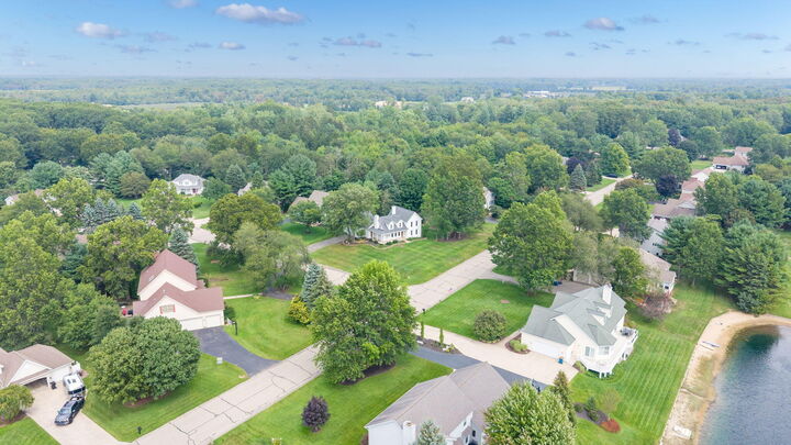 Property Photo: 401 Erin Isle Court MI 49424