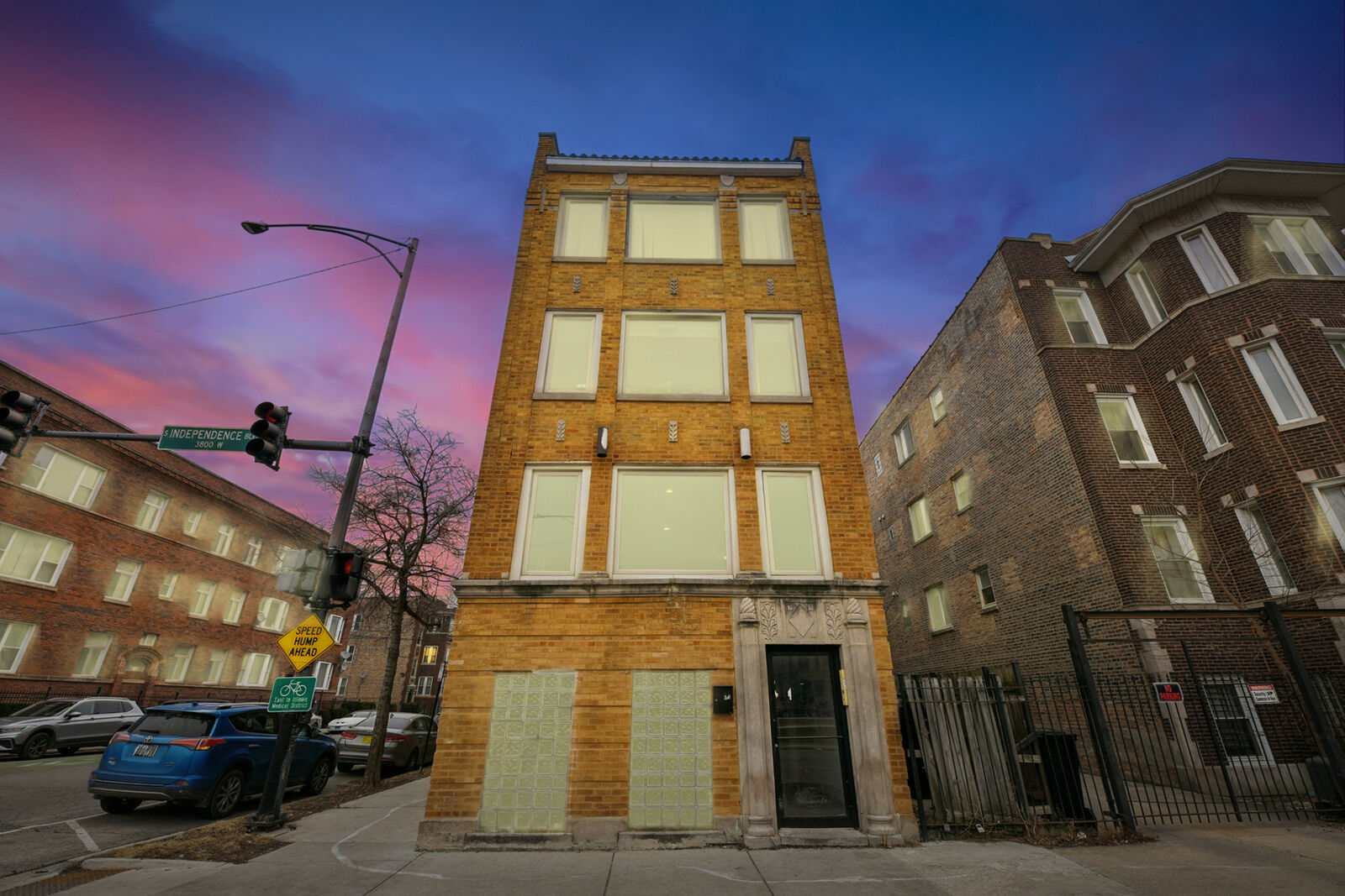 Property Photo: 801 S Independence Boulevard 1 IL 60624