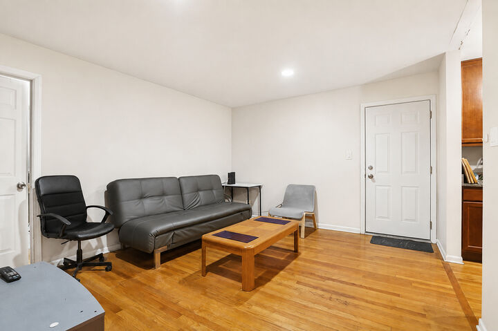 Property Photo:  2147 Ridge Avenue 2D  IL 60201 