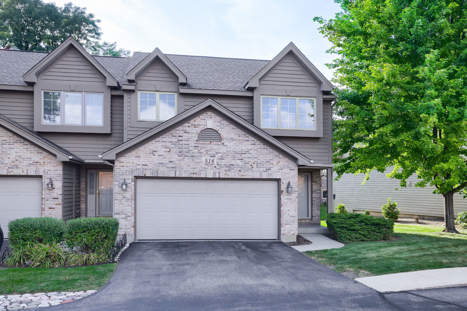 Property Photo:  516 Silver Aspen Circle  IL 60014 