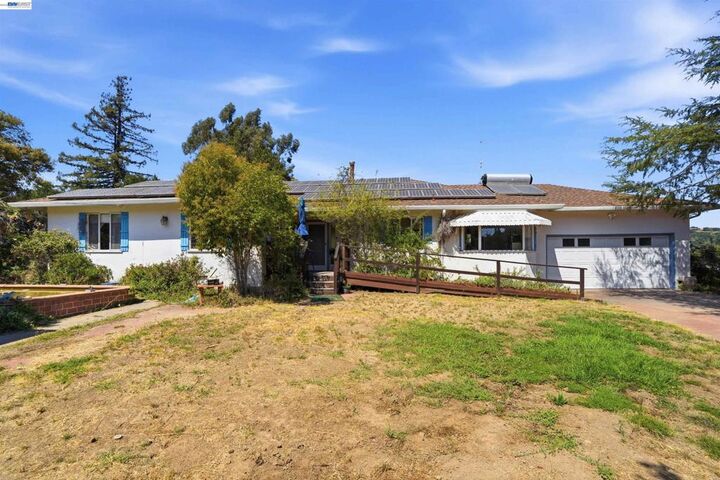 Property Photo:  4618 Ewing Rd  CA 94546 
