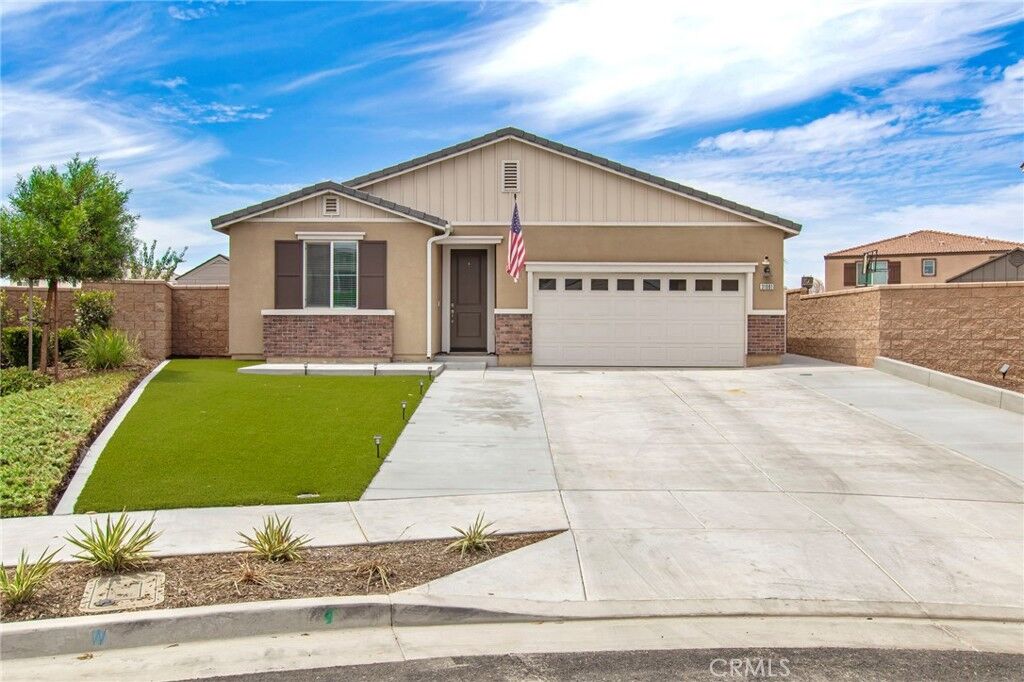 Property Photo:  31081 Skyview  CA 92584 