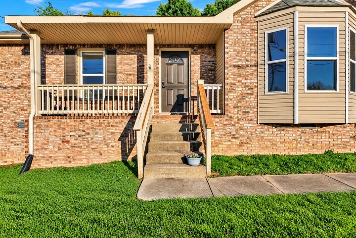 Property Photo:  274 Moncrest Dr  TN 37042 