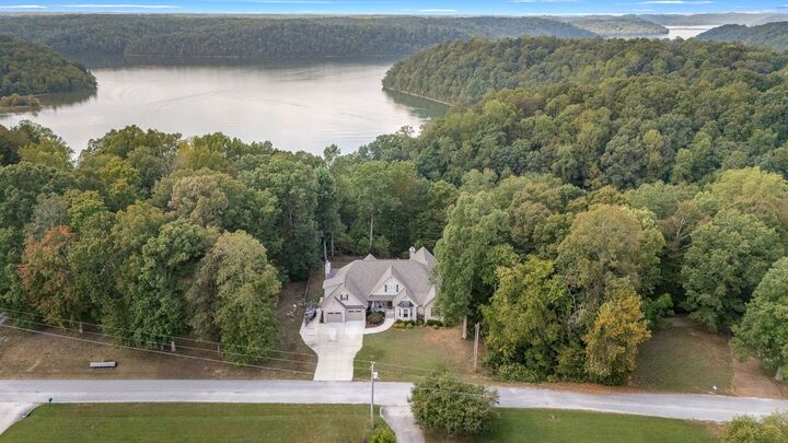 Property Photo:  215 Flora Lane  TN 37355 
