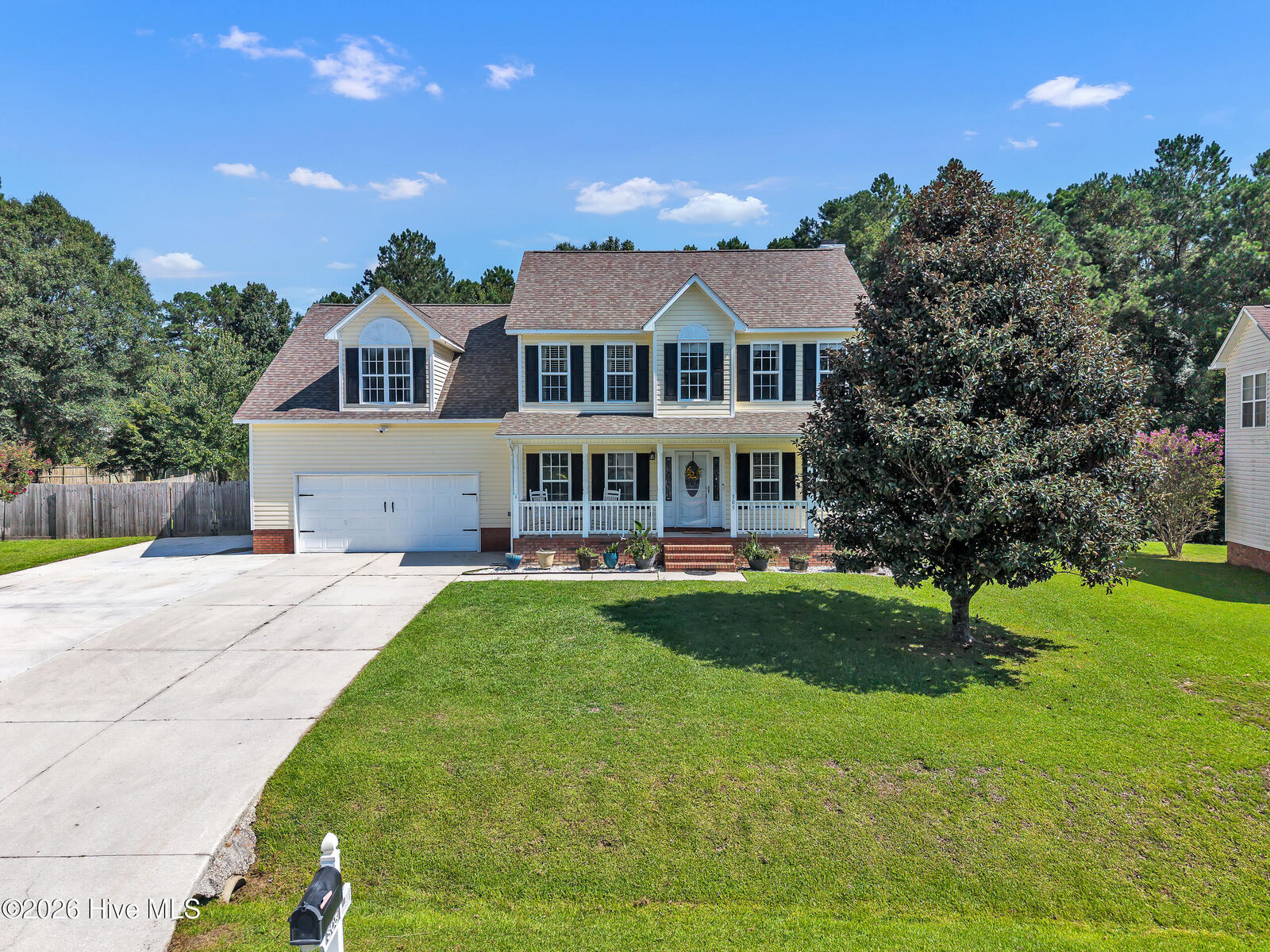 Property Photo:  305 E Regent Court  NC 28546 