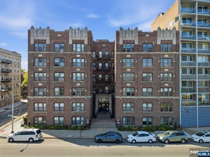 Property Photo:  883 E Boulevard 1F  NJ 07086 