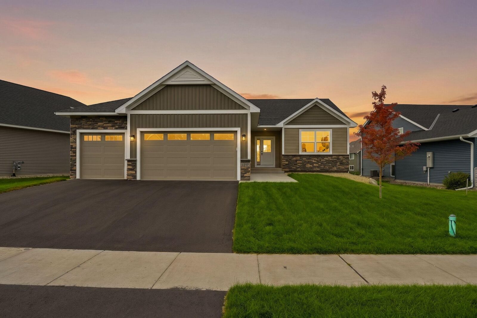 Property Photo:  1727 Spruce Street  MN 55024 