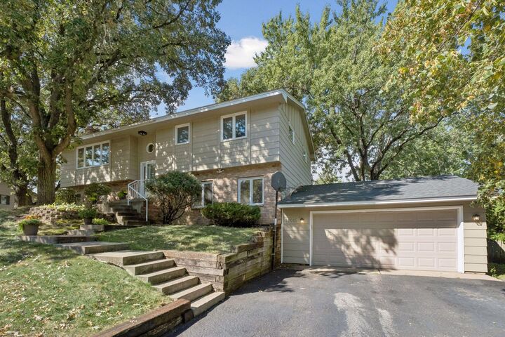 Property Photo:  16015 Oak Shore Drive  MN 55044 