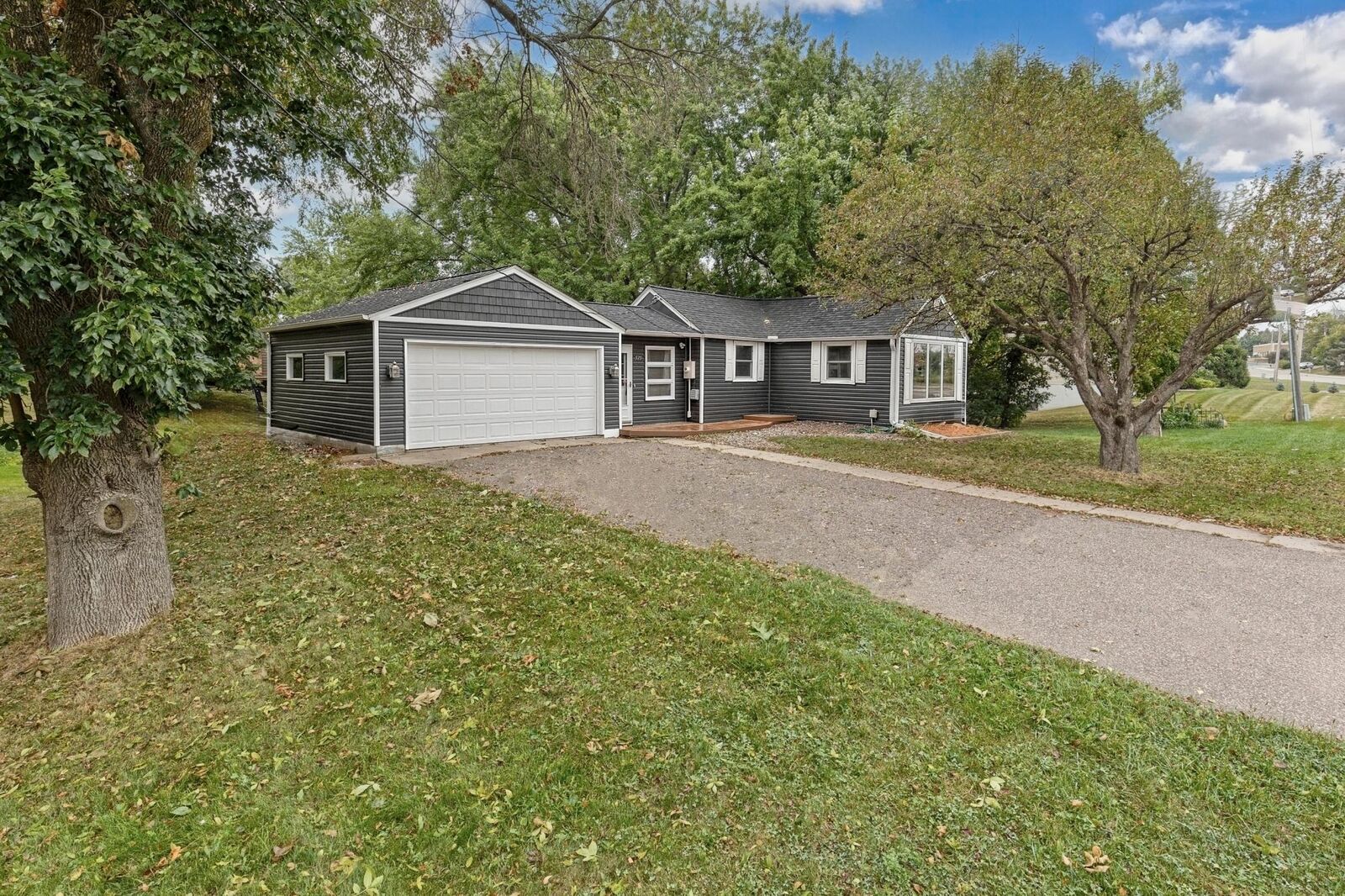 Property Photo:  575 Hamel Road  MN 55340 