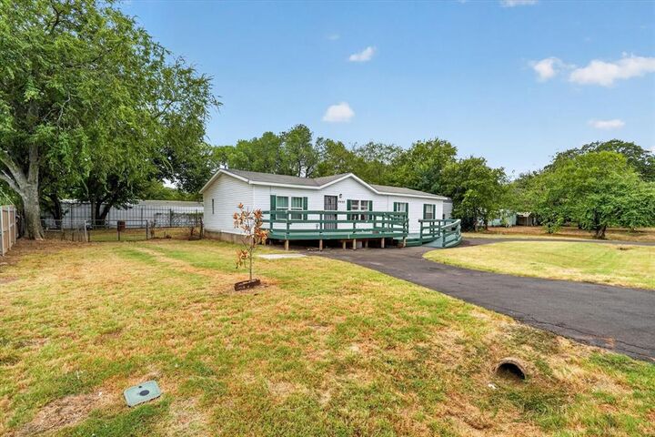 Property Photo: 2032 Dorothy Drive TX 76028