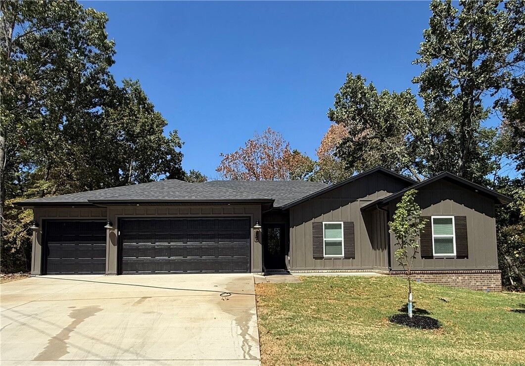 Property Photo: 39 Winsford Circle AR 72715
