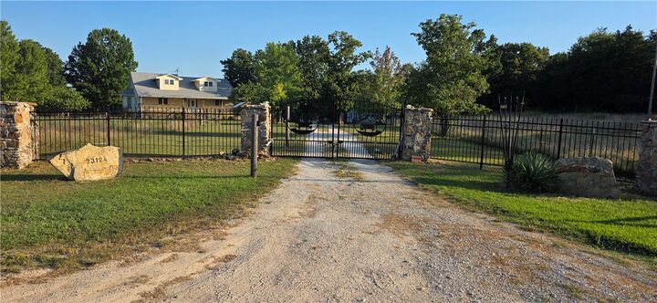 Property Photo:  23124 Stonington Road  AR 72662 