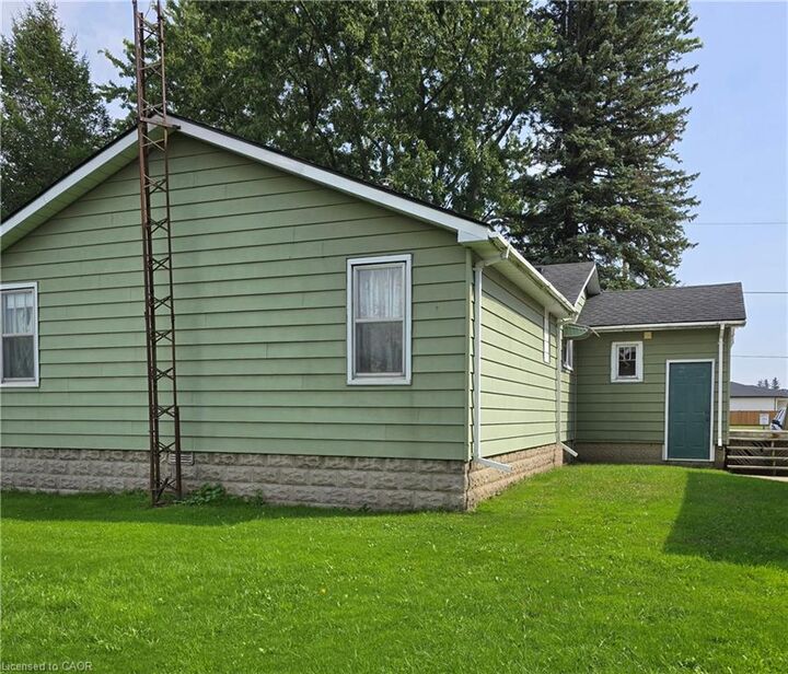 Property Photo:  1-5 Priddle Drive  ON N0E 1G0 