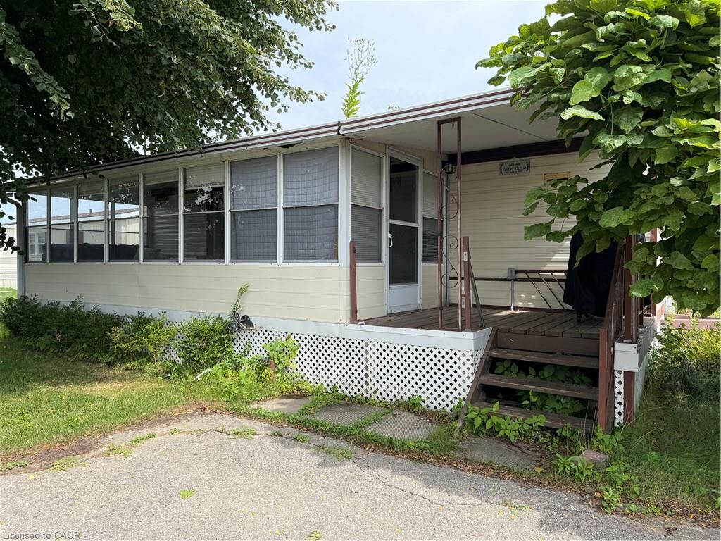 Property Photo:  92 Clubhouse Road 35  ON N0E 1T0 