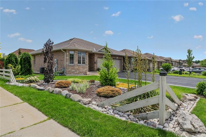 Photo de la propriété:  51 Millcroft Drive  ON N3Y 0B1 