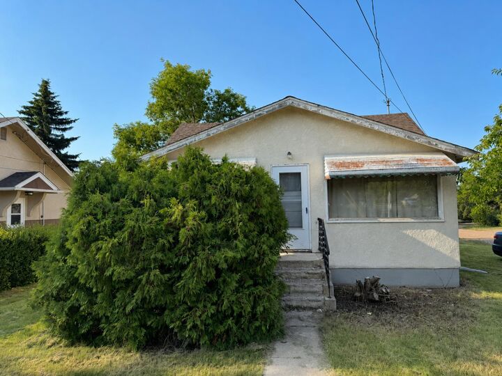 Property Photo:  5302 51 Avenue  AB T9X 1V1 
