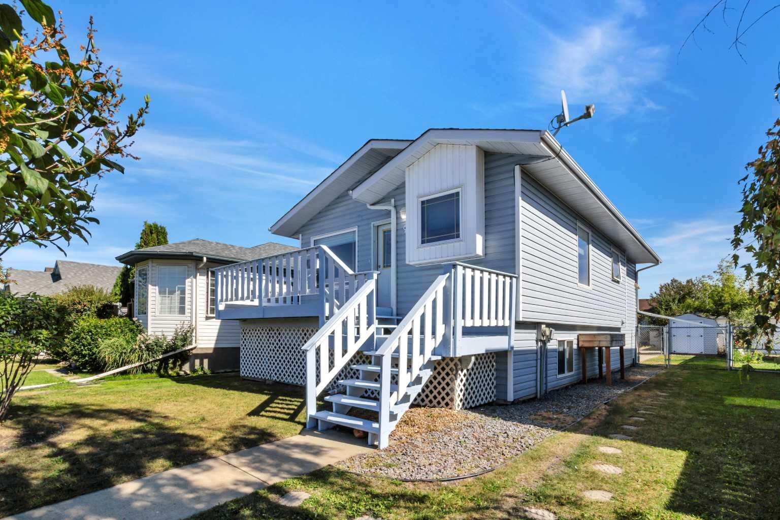 Property Photo: 9 Harper Drive AB T4S 1T5