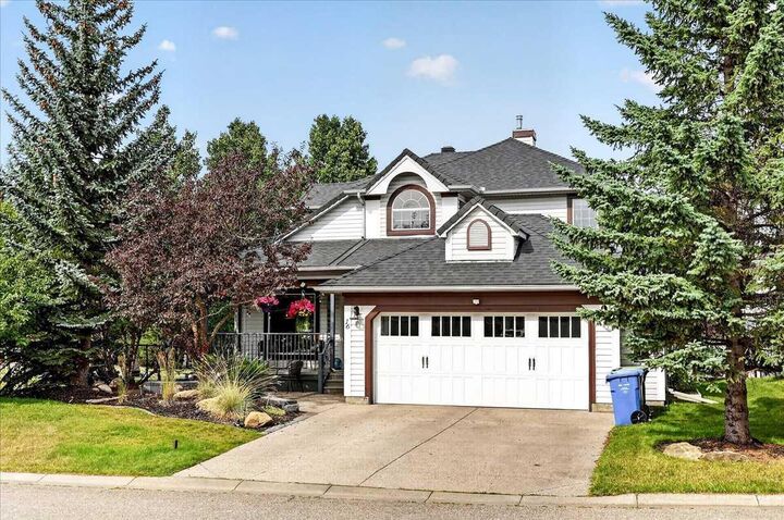 Property Photo:  16 Rocky Ridge Landing NW  AB T3G 4E3 