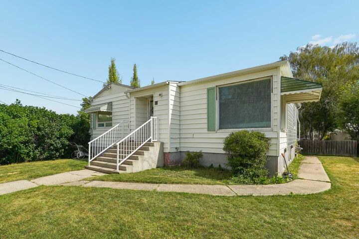Property Photo:  19 S 100 W  AB T0K 2S0 