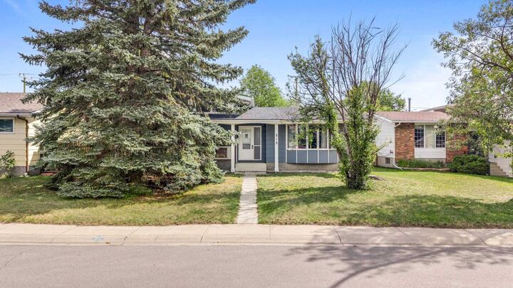 Property Photo:  315 Thistle Way  AB T1P 1C7 