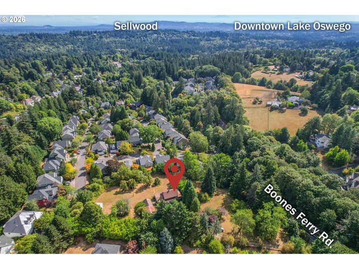 Property Photo: 12295 SW Boones Ferry Rd OR 97219