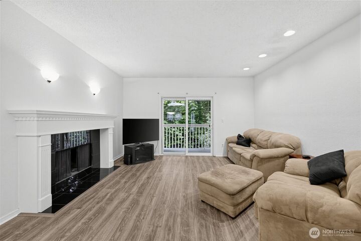 Property Photo:  14445 NE 40th Street D101  WA 98007 