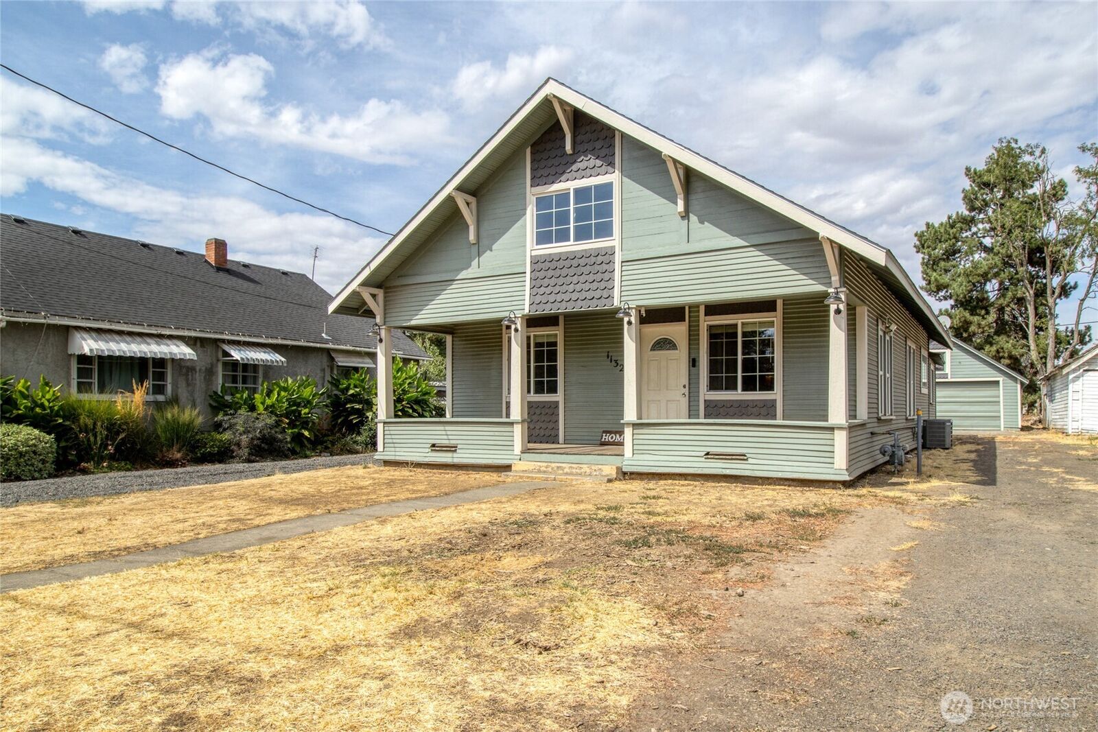 Property Photo: 1132 W Elm Street WA 99362