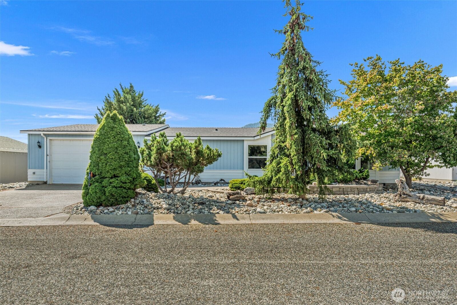 Property Photo: 944 Sunrise Drive WA 98831