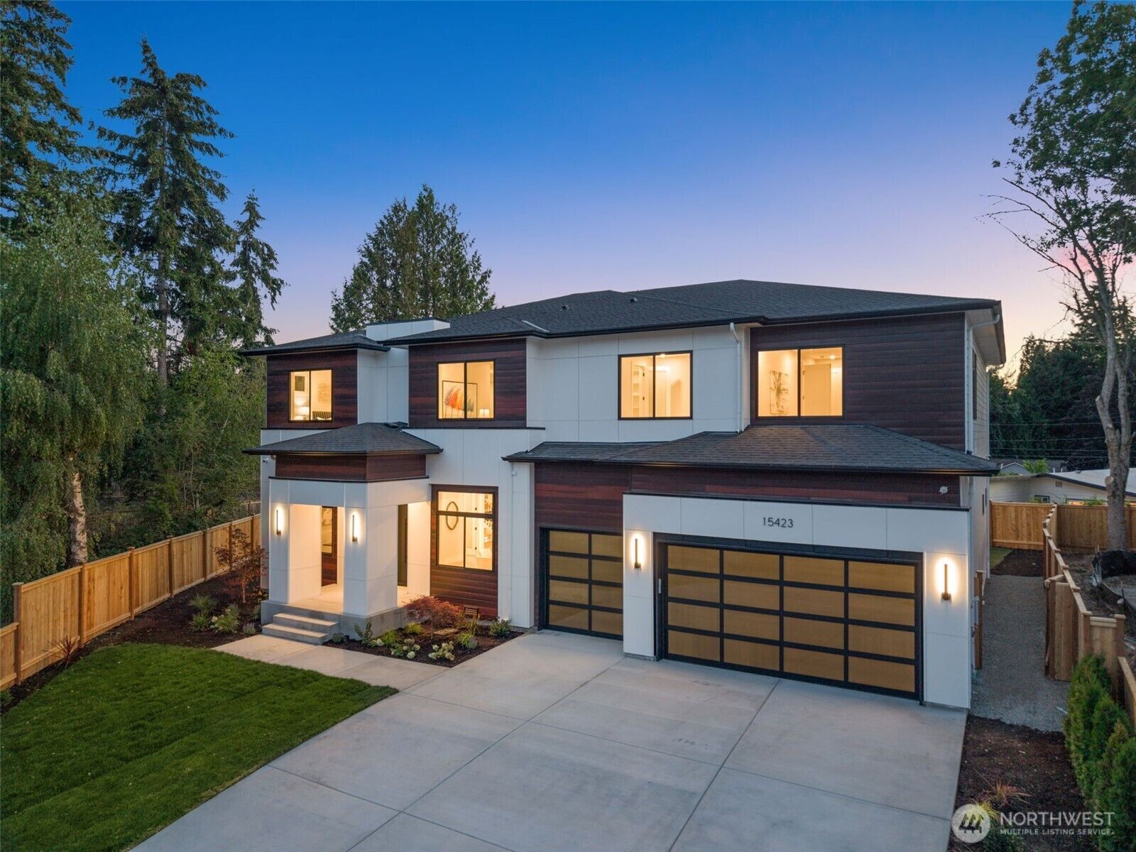 Property Photo:  15423 SE 7th Place  WA 98007 