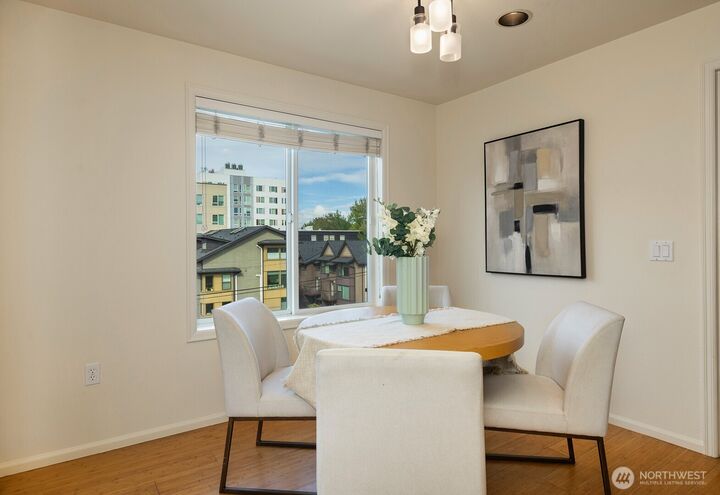 Property Photo:  1762 NW  57th Street 403  WA 98107 