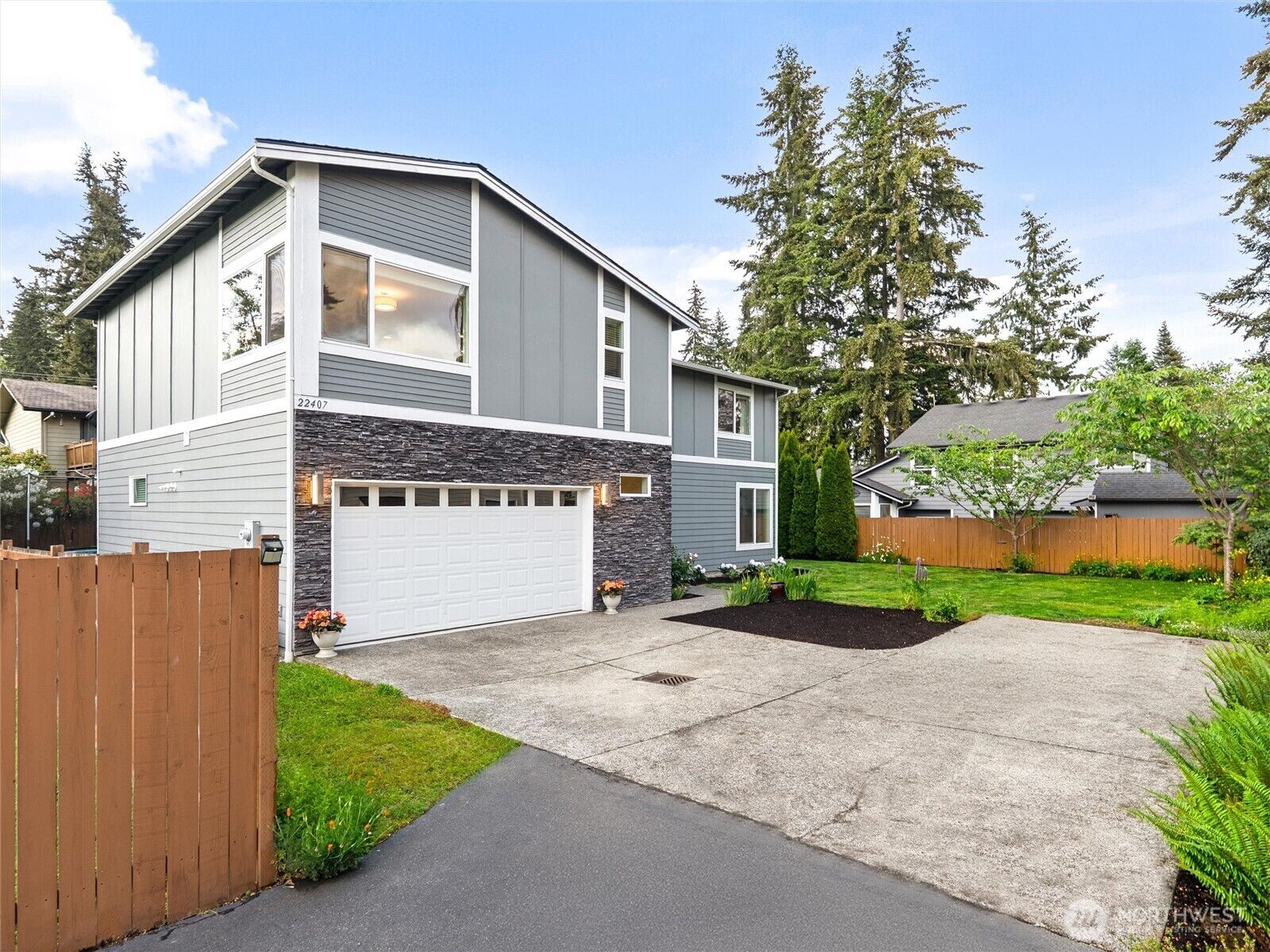 Property Photo:  22407  96th Avenue W  WA 98020 