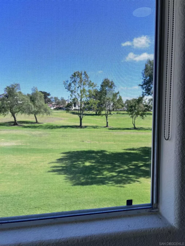 Property Photo: 4985 Alicante Way CA 92056