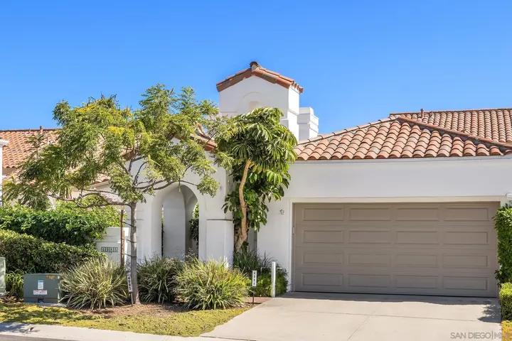 Property Photo: 4985 Alicante Way CA 92056