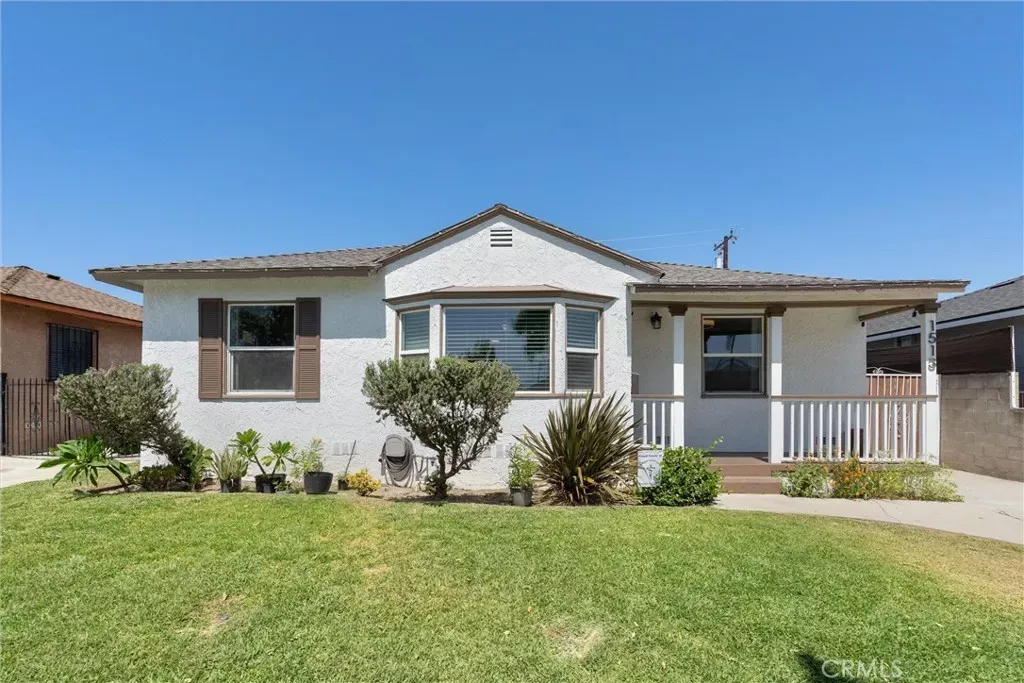 Property Photo:  1513 W 138th  CA 90222 