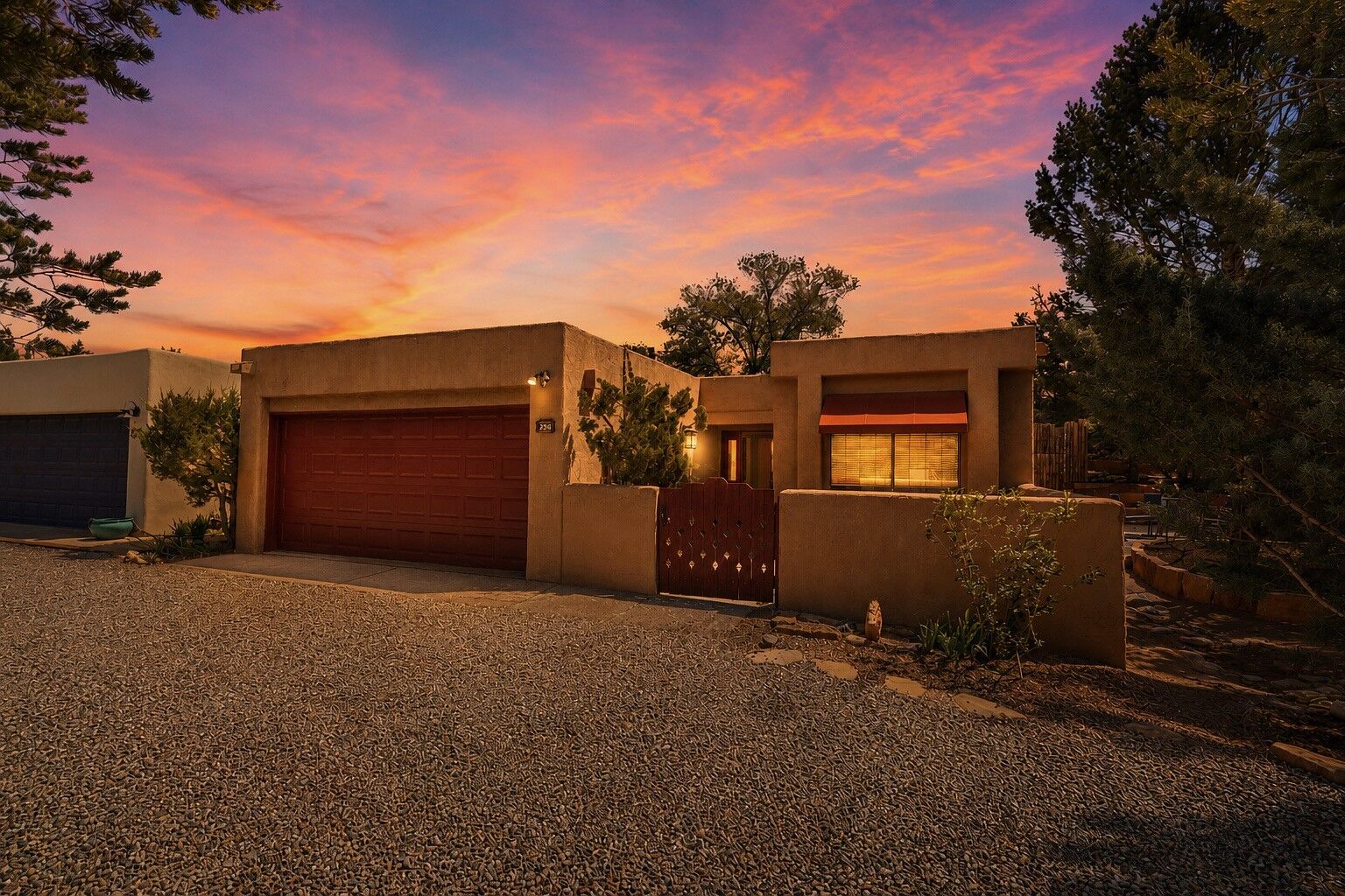 Property Photo:  258 Cuesta Del Norte  NM 87501 