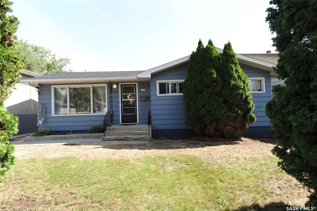 Photo de la propriété: 436 X Avenue S SK S7M 3H8