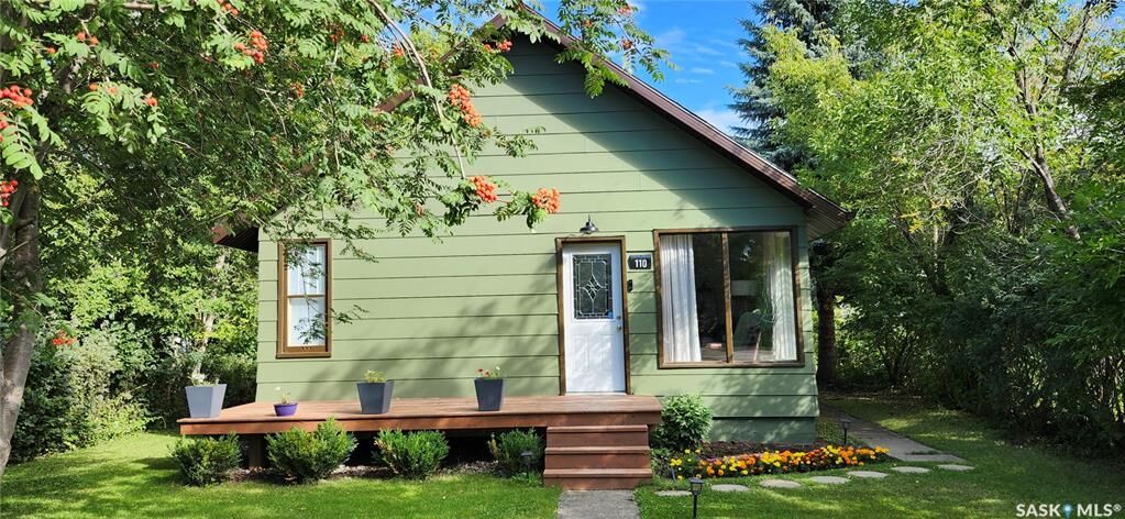 Property Photo:  110 3rd Street S  SK S0K 4P0 