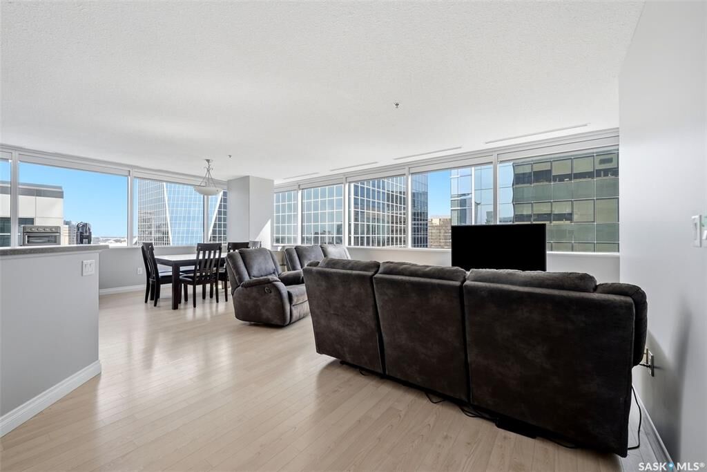 Property Photo:  1914 Hamilton Street 903  SK S4P 3N6 