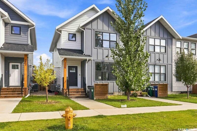Property Photo:  175 Rosewood Boulevard E  SK S7V 0Z1 
