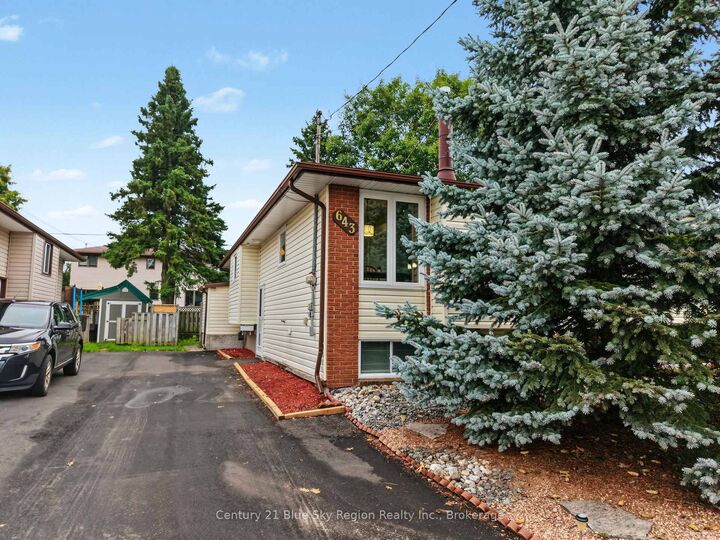 Photo de la propriété: 643 Robarts Avenue ON P1B 7E5