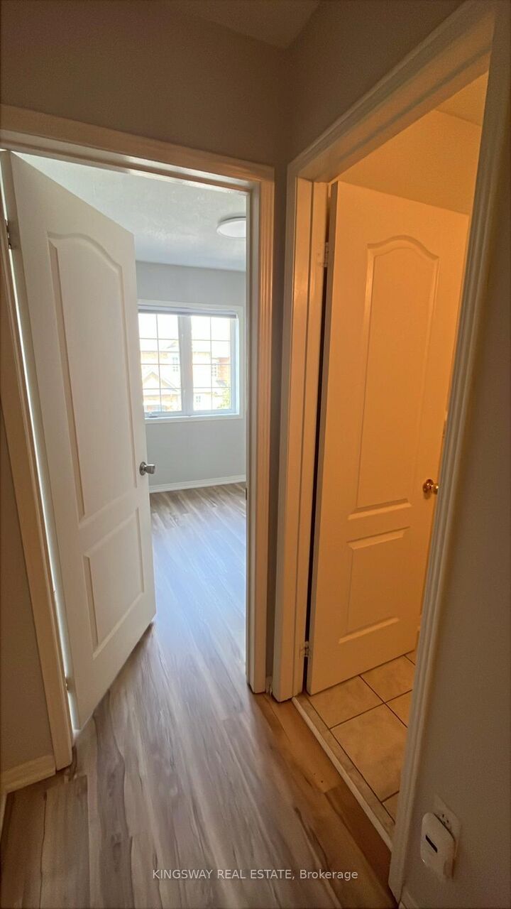 Property Photo:  601 Shoreline Drive 222 (Bdrm 2)  ON L5B 4K3 
