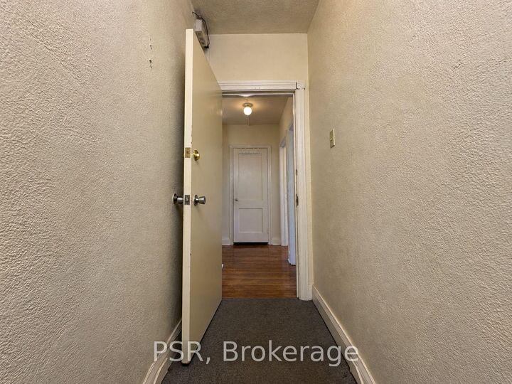 Property Photo:  168 Vaughan Road 2 Upper  ON M6C 2M2 
