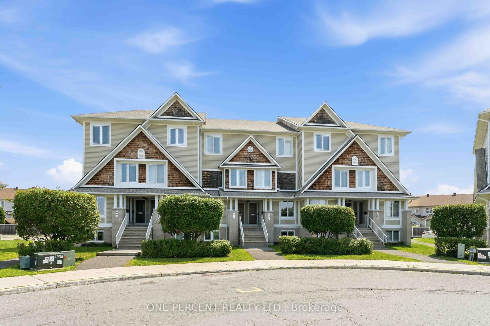 Property Photo:  610 Lakeridge Drive  ON K4A 0H4 